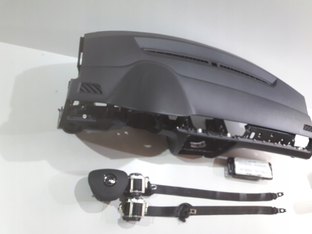 фото №4, Skoda rapid панель приладів консоль подушка безпеки подушки безпеки ремені