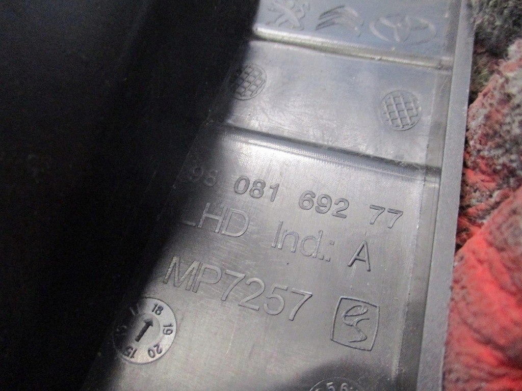 фото №7, Корпус консолі dół toyota proace 18r verso