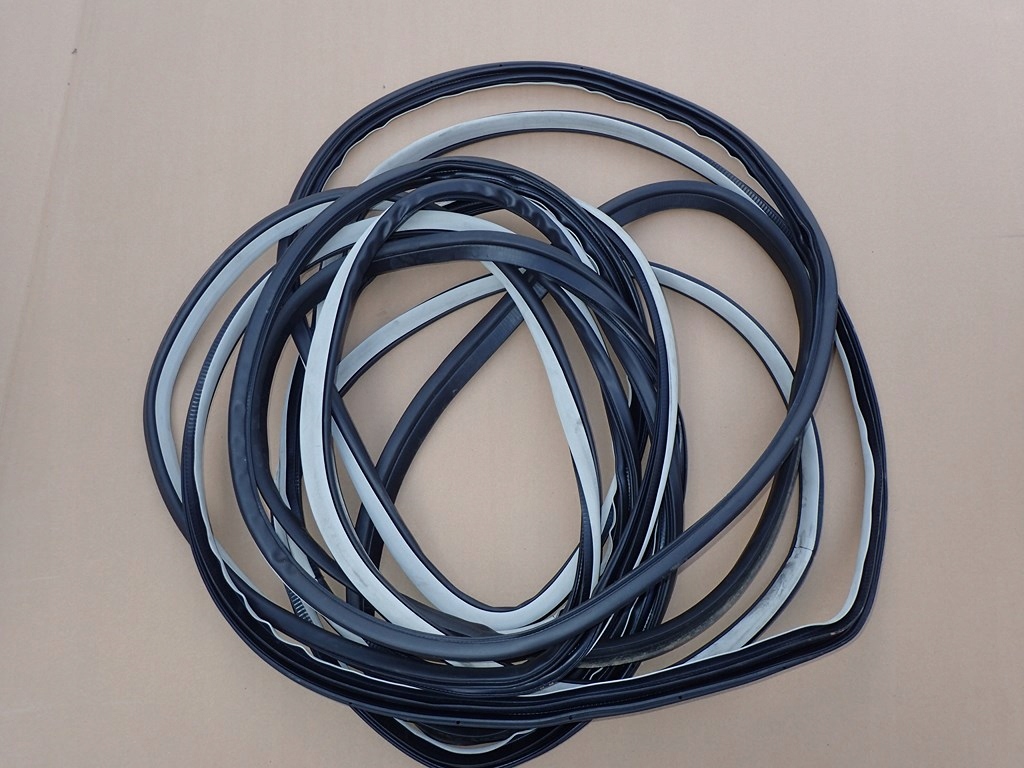 фото №1, Dw infiniti q70 ущільнювачі двері кришки