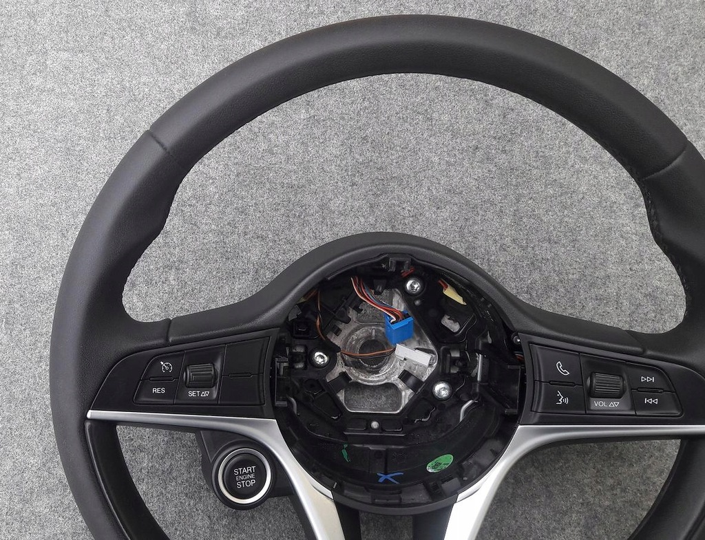 фото №3, Alfa romeo stelvio повітропровід шкіра мультифункція