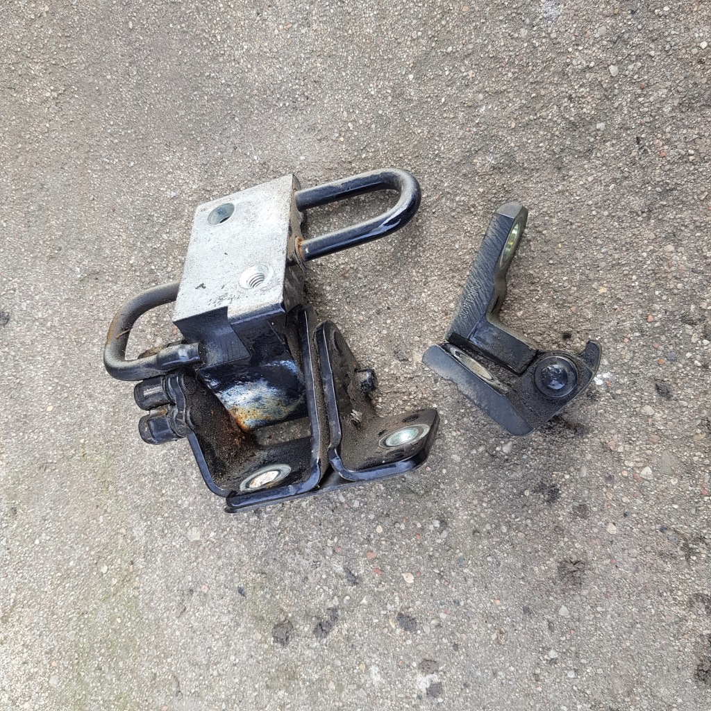 фото №1, Петли дверь правый задняя vw touran lc9x