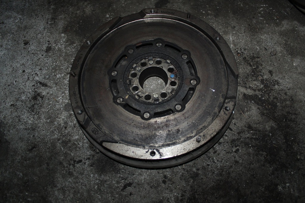 фото №1, Toyota corolla 2,2 d4d колесо двухмассовый маховик 13450-0r010