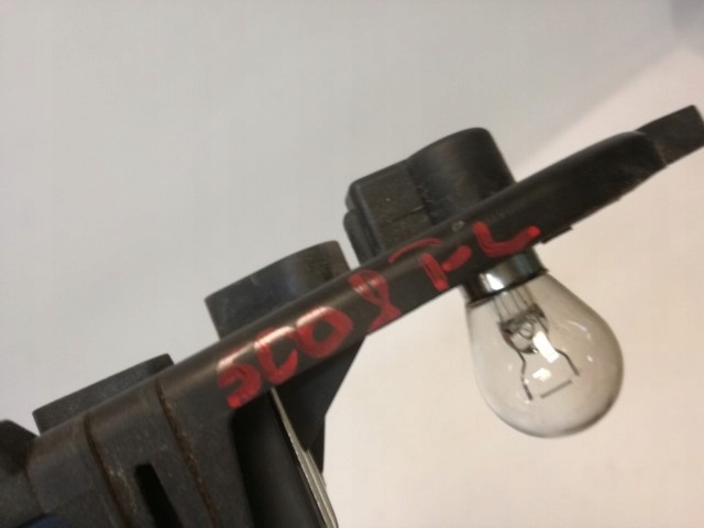 фото №5, Peugeot 5008 вкладыш лампы задняя задний правый