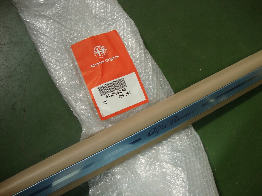 фото №3, Alfa romeo 147 3d молдинг поріг beż alu ліва oem