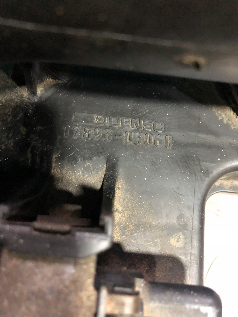 фото №3, Toyota solara camry 2,2 резонатор воздуха воздухозаборник