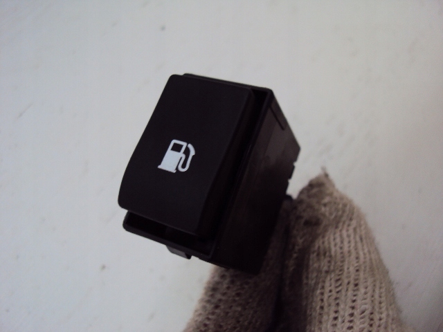 Панель кнопка кришка заливної lexus rx 2009-2015 Доставка