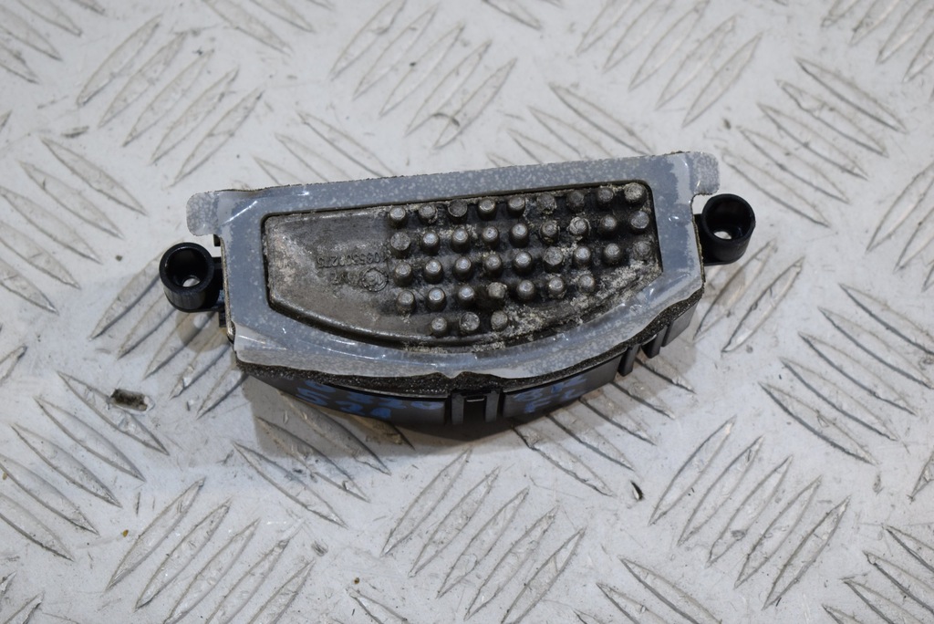 фото №1, Резистор audi a4 8k0 lift 8t0820521