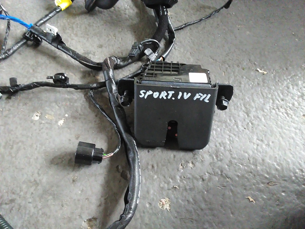 фото №1, Kia sportage iv 2016- замок крышки багажника задняя