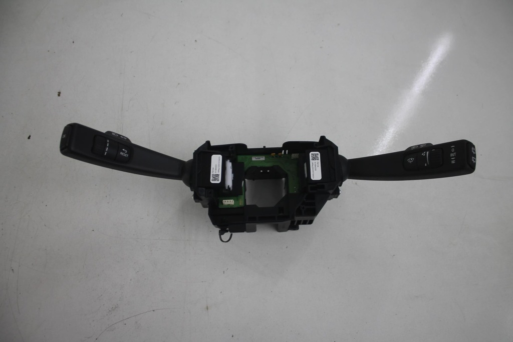 фото №1, Перемикач комбінований 31394008 volvo v40 ii 12-