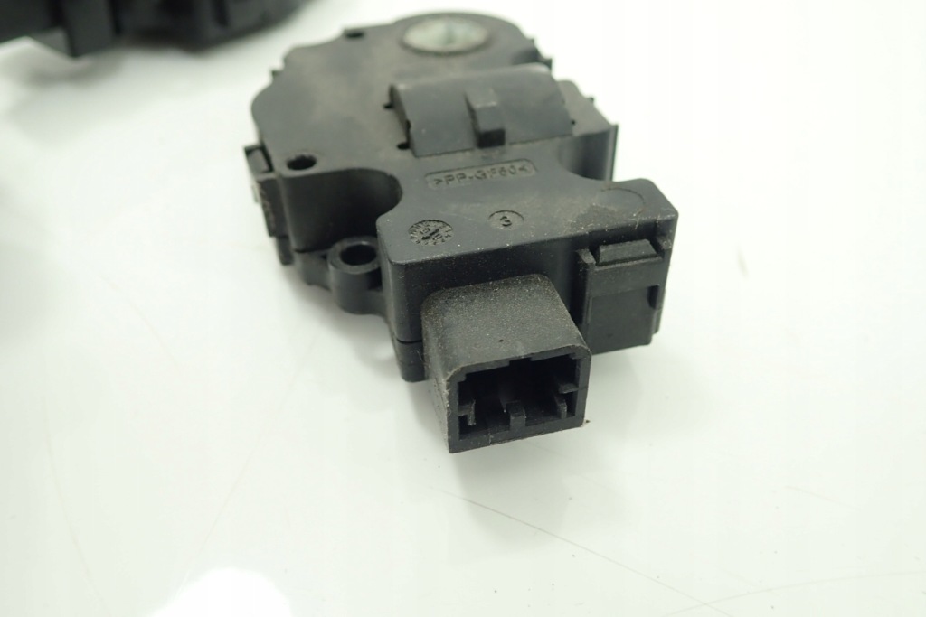 Bmw 3 e90 e91 двигатели отопителя cz113930-071 Киев