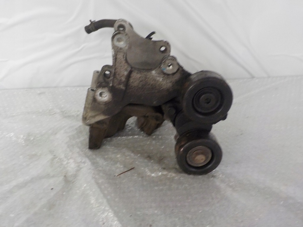 фото №3, Tucson i suv 2.0 crdi подушка кронштейн ролик