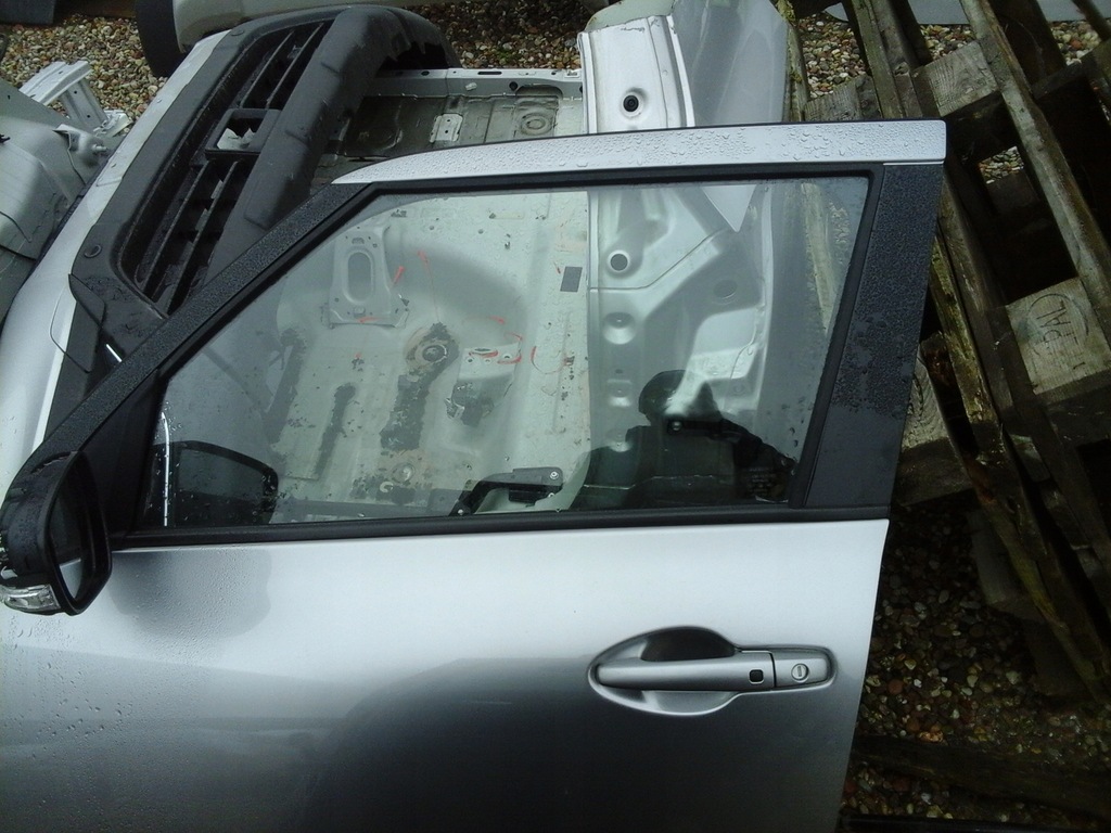 фото №1, Suzuki swift новый model стекло дверь перед левый