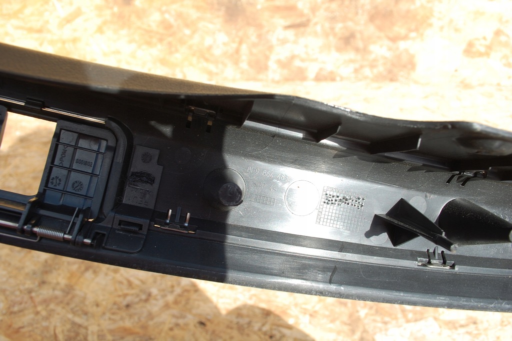 фото №9, Накладка защита поперечина багажника audi a4 b7