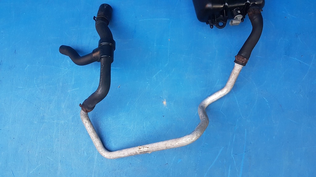 фото №7, Porsche оригинальный номер 98710604702 расширительный