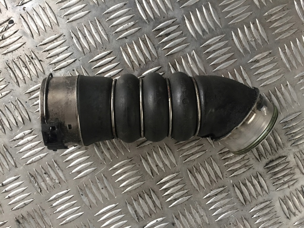 фото №1, Труба интеркулер 7800142 bmw e90 e91 e92 3.0d