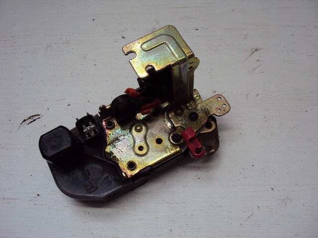 фото №1, Замок дверь правый задняя chrysler pacifica 03-