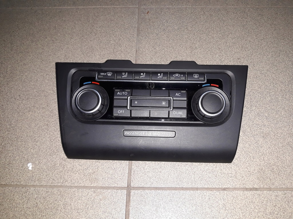 фото №1, Панель кондиционера 5k0907044bs golf vi с рамка