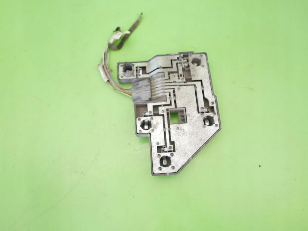 фото №3, Вкладка молдинг лампи права задня opel vectra b sedan