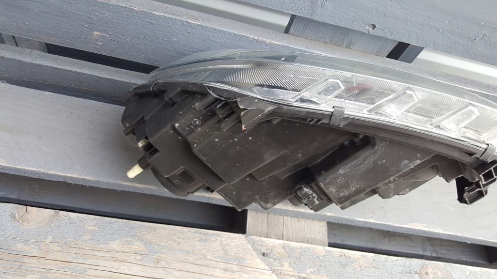 фото №4, Лампа правая перед передняя dacia duster ii 2 led