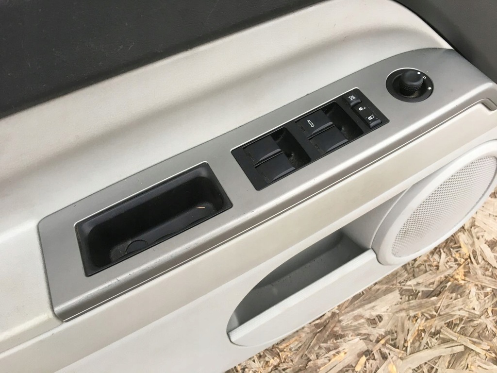 фото №9, Jeep compass 06-16 обшивка двері usa