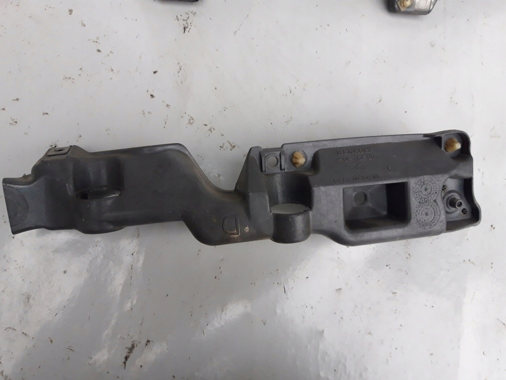 фото №1, Renault scenic iii кронштейн крила передній r.