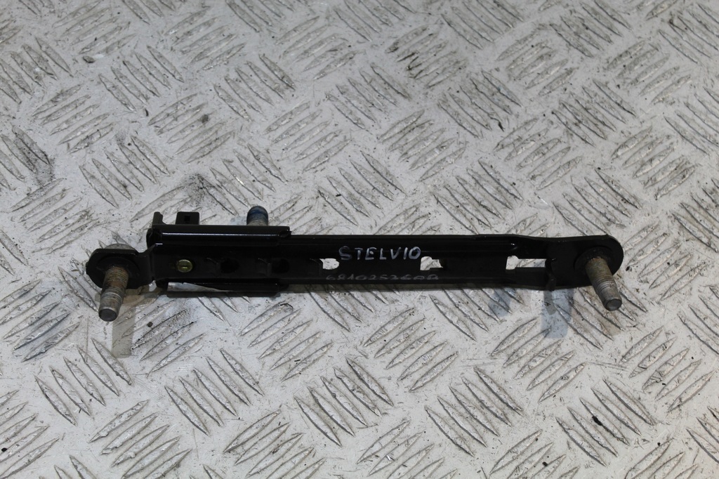 фото №1, Регулировка ремней безопасности alfa romeo stelvio