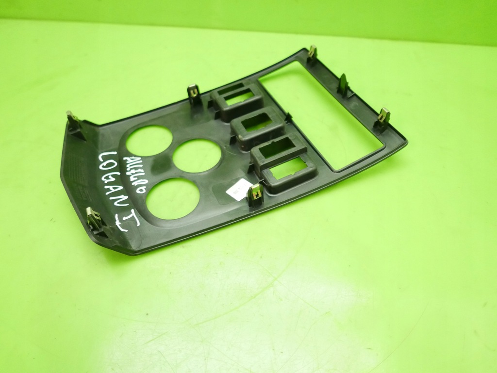 фото №10, Рамка радио консоли панели dacia logan i 04-06