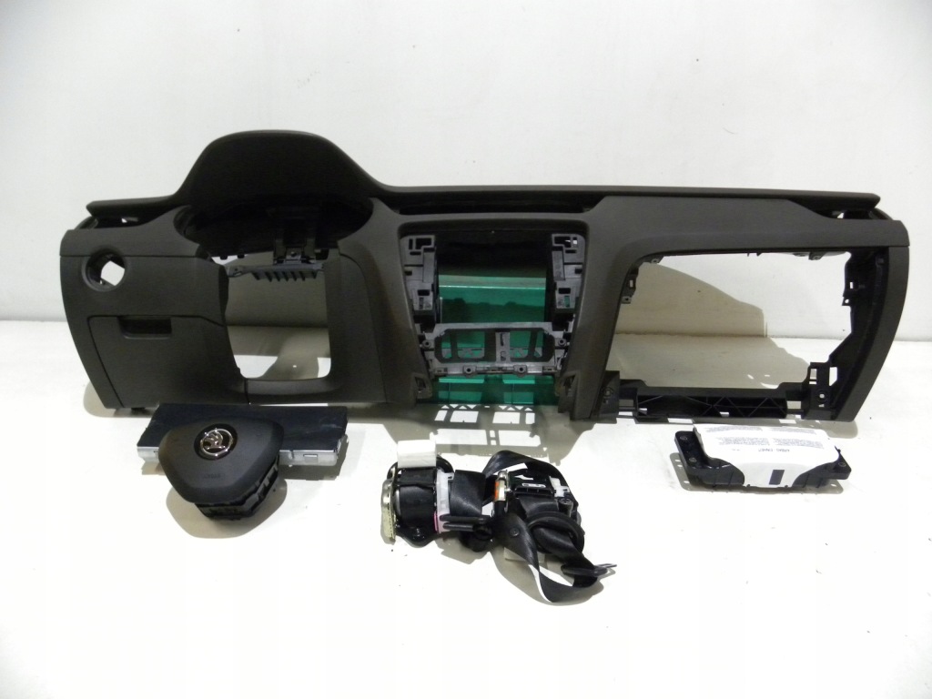 Купити Skoda octavia iii 3 панель приладів коричневий панель  подушка безпеки ремені