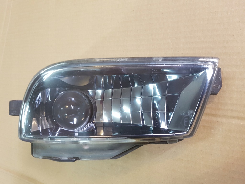 фото №1, Противотуманная фара правый lexus is sport cross 01-05 -доставка-