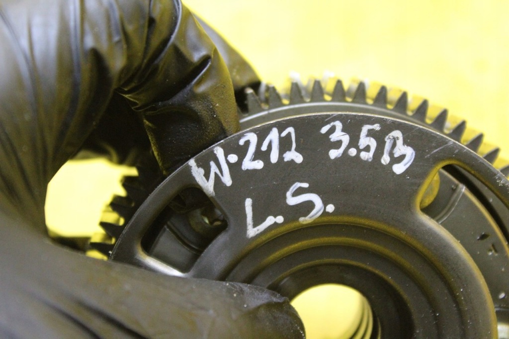 Вариатор колесо регулятор распределительного вала левый впускной  mercedes w212 3.5 b 2720502408 Недорого