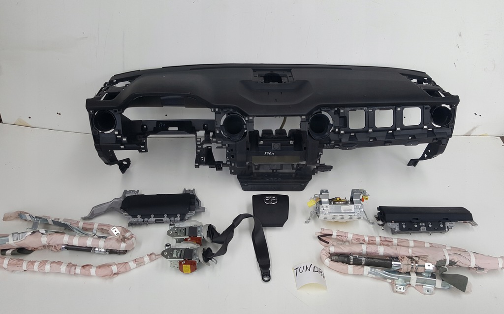 фото №1, Toyota tundra приборная панель консоль подушка безопасности подушки безопасности ремни