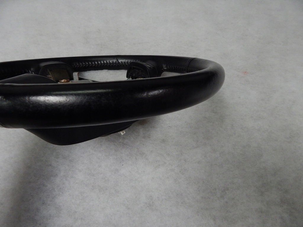 фото №11, Mazda 5 - воздуховод кожа oryg