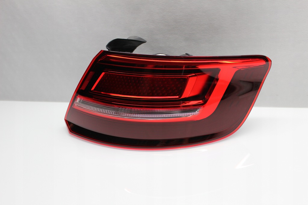 фото №1, Audi a3 sportback lift 8v лампа правый задняя 2016+