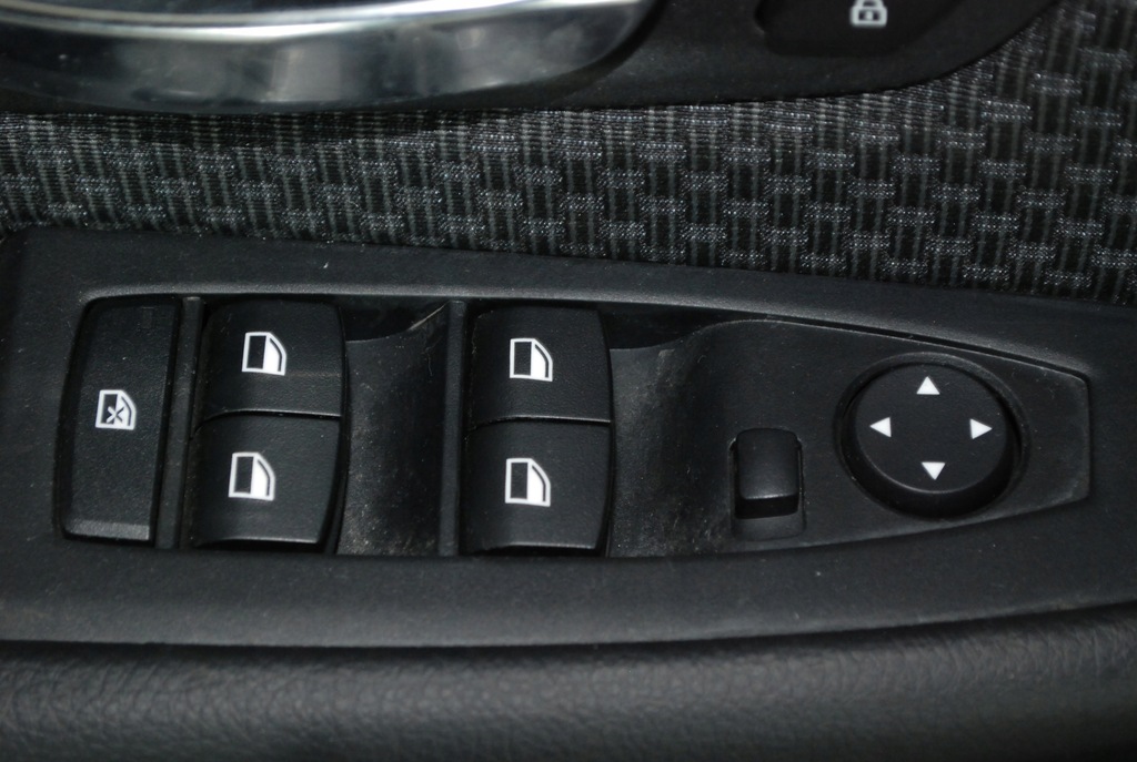 фото №4, Bmw 2 f46 обшивка tapic дверь правое левая перед 32