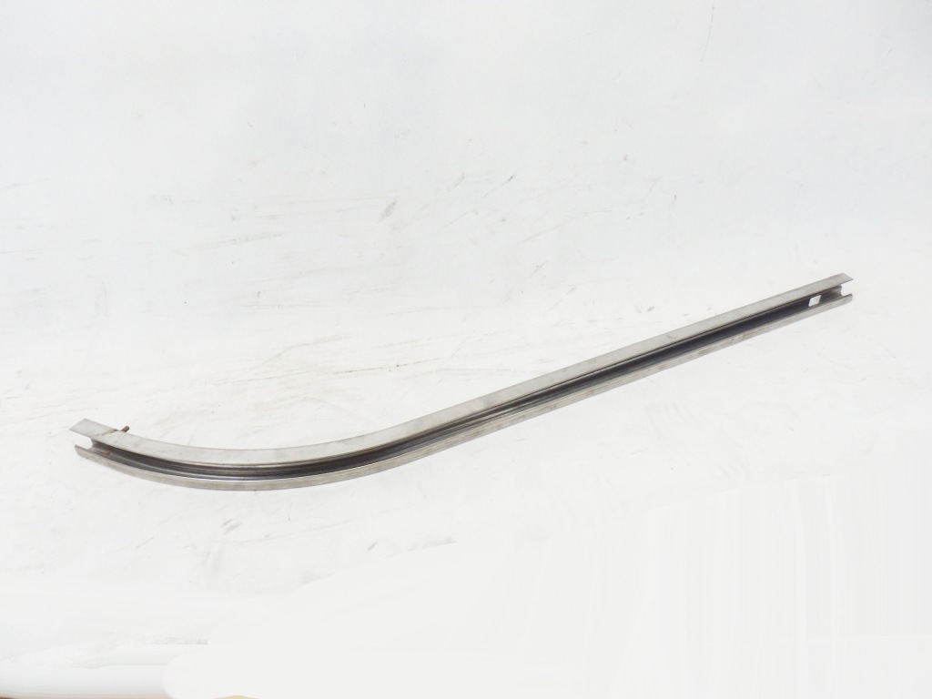 Купить Направляющая направляющая дверь правая mercedes w639