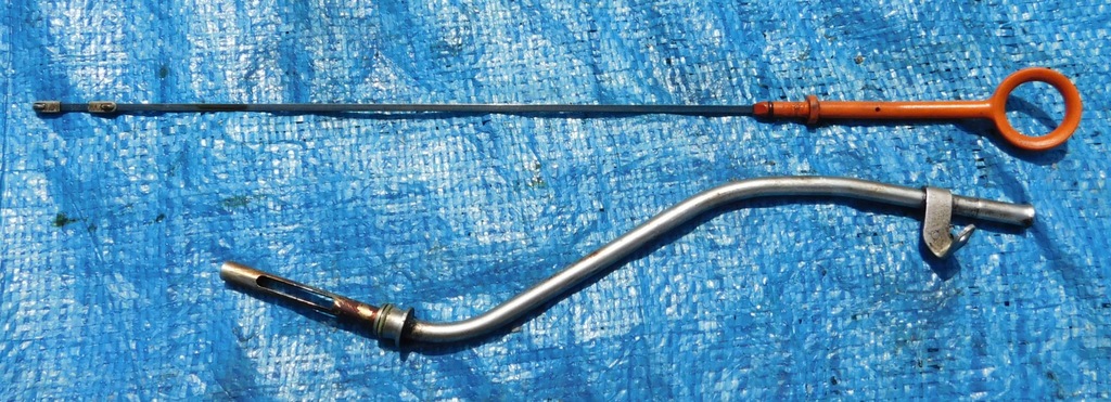 фото №1, A6 c6 5.2 fsi трубка щупа щуп оливи 07l115609a