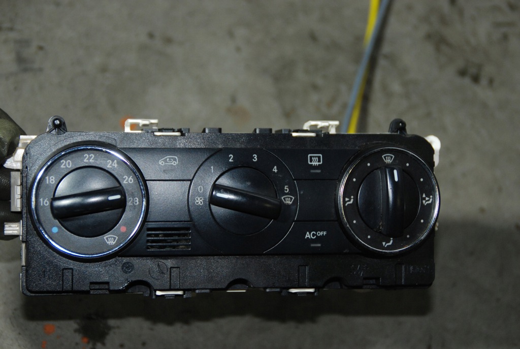 фото №1, Mercedes a169 панель кондиціонера