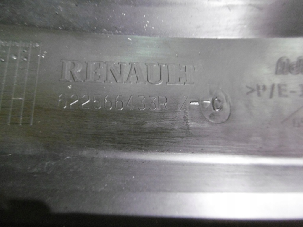 фото №6, Renault twingo iii - решітка радіатора