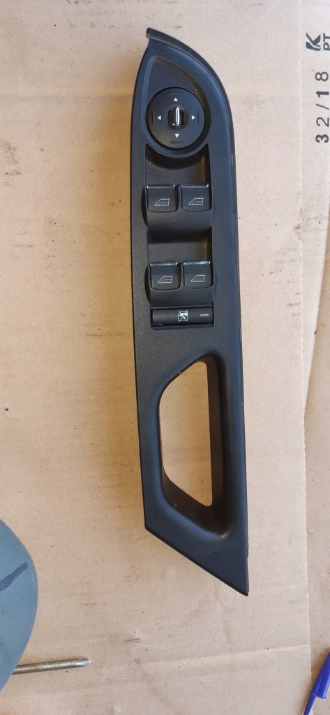 фото №1, Перемикачі вікон ford b max am5t14a132aa 14r.