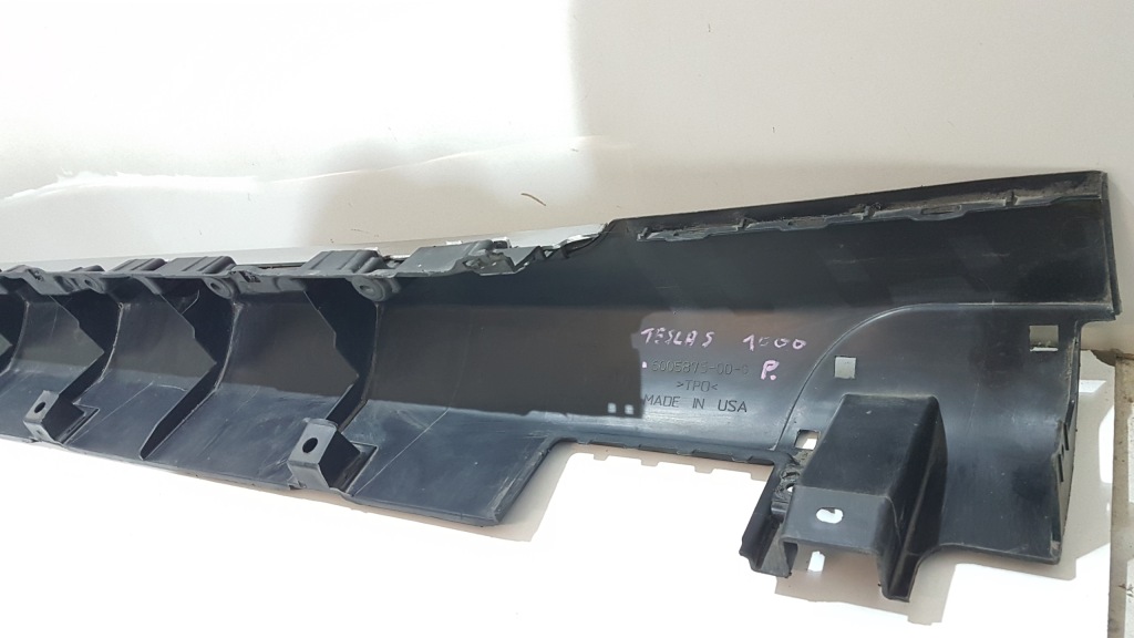 Порог молдинг порог правый  tesla s 12- 6005875-00 с Разборки