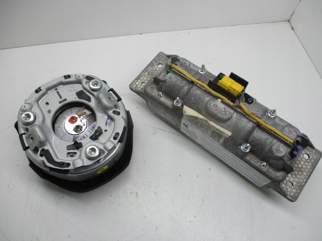 фото №8, Audi a4 b7 b6 приборная панель консоль soul подушки безопасности ремни