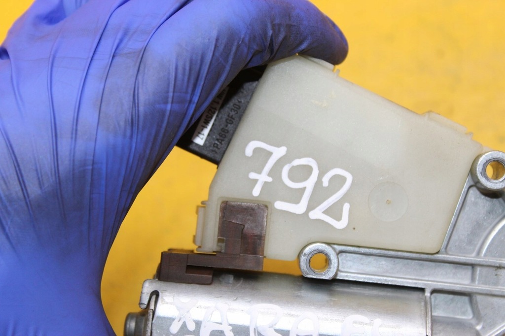 фото №9, Моторчик люк xsara picasso fl 88060d