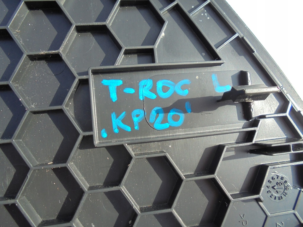 фото №7, Vw t-roc защита консоли левая панели 2ga858247 17-19