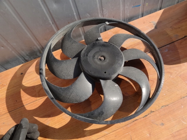 фото №1, Dacia dokker 2015 1,6 8v вентилятор вентилятор org