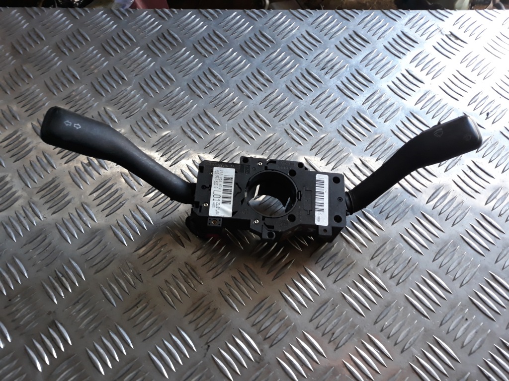 фото №1, Skoda fabia i переключатель переключатели 8l0853513g