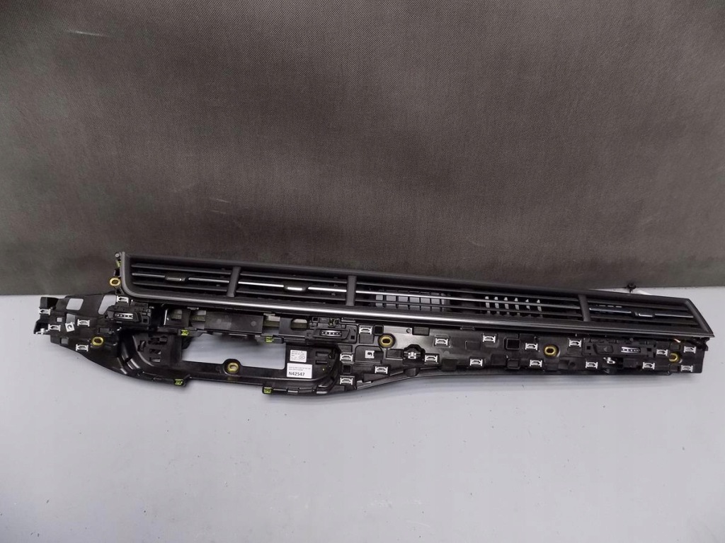 фото №1, Audi q7 4m решітка обдув панелі led 4m1820902l