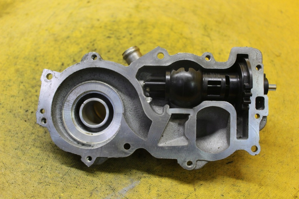 фото №11, Основание насоса wody vw polo vi 1.0 mpi dfn