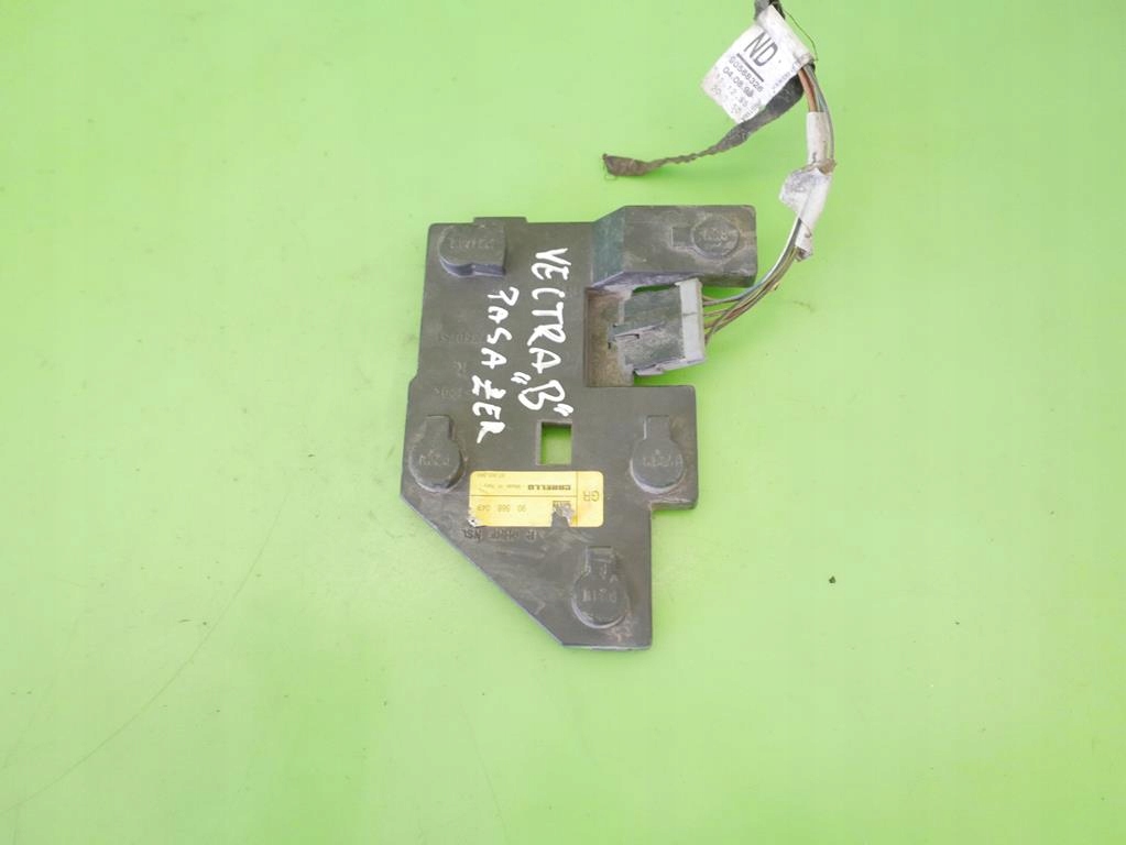 фото №5, Вкладка молдинг лампи права задня opel vectra b sedan