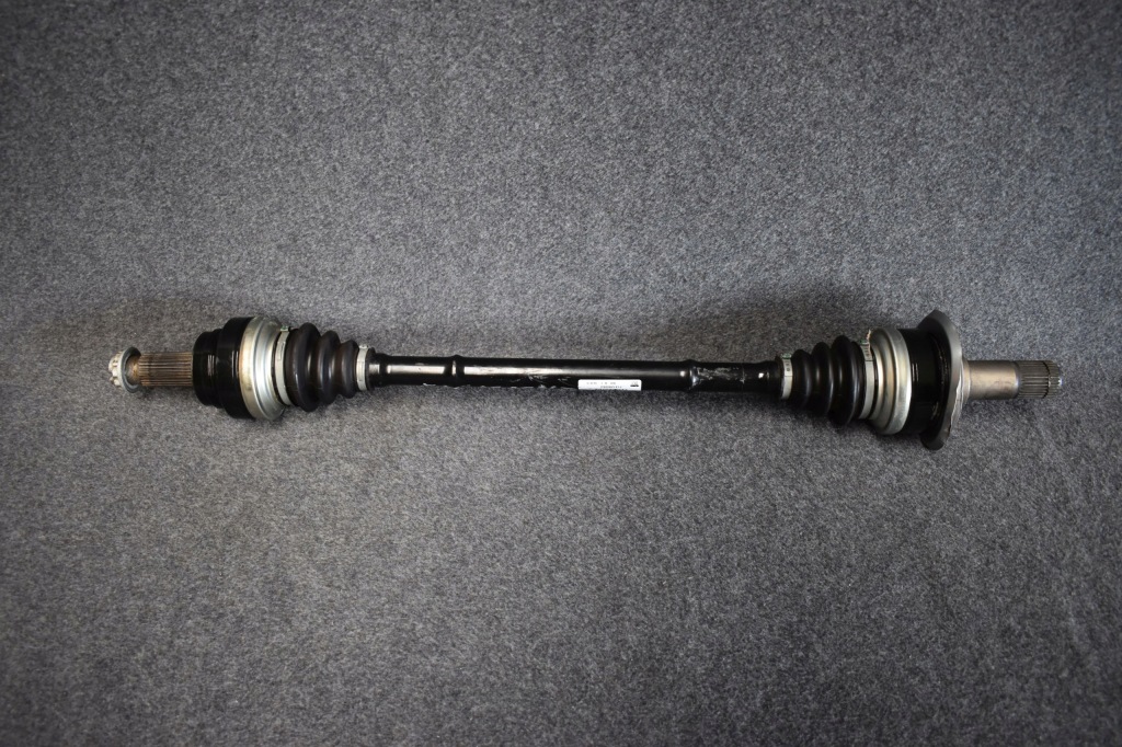 Купити Привідний вал права ліва задні bmw x5 f15 2.5d 2380567