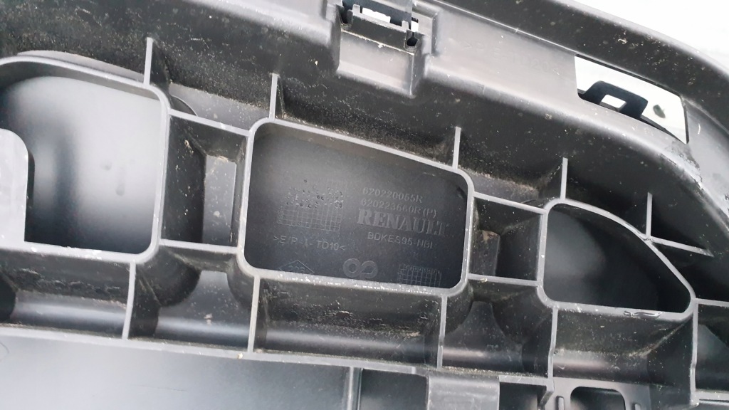 Megane 3 3 рестайлинг  13r- бампер новый оригинал с Разборки